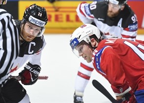 PARIS, FRANCE - MAY 15: Canada's Claude Giroux #28 and Norway's Mathis Olimb #46 look on prior to a face off during preliminary round action at the 2017 IIHF Ice Hockey World Championship. (Photo by Matt Zambonin/HHOF-IIHF Images)


