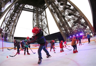 Hockey on the Eiffel Tower