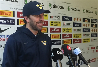 Lundqvist returns for Sweden